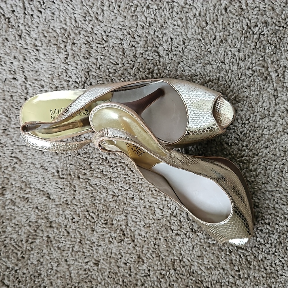 Gold Michael Kors heels! - Picture 1 of 8